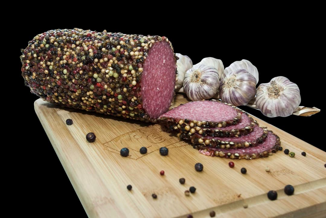 WIERZEJKI Salami z pieprzem kolorowym w plastrach 170 g