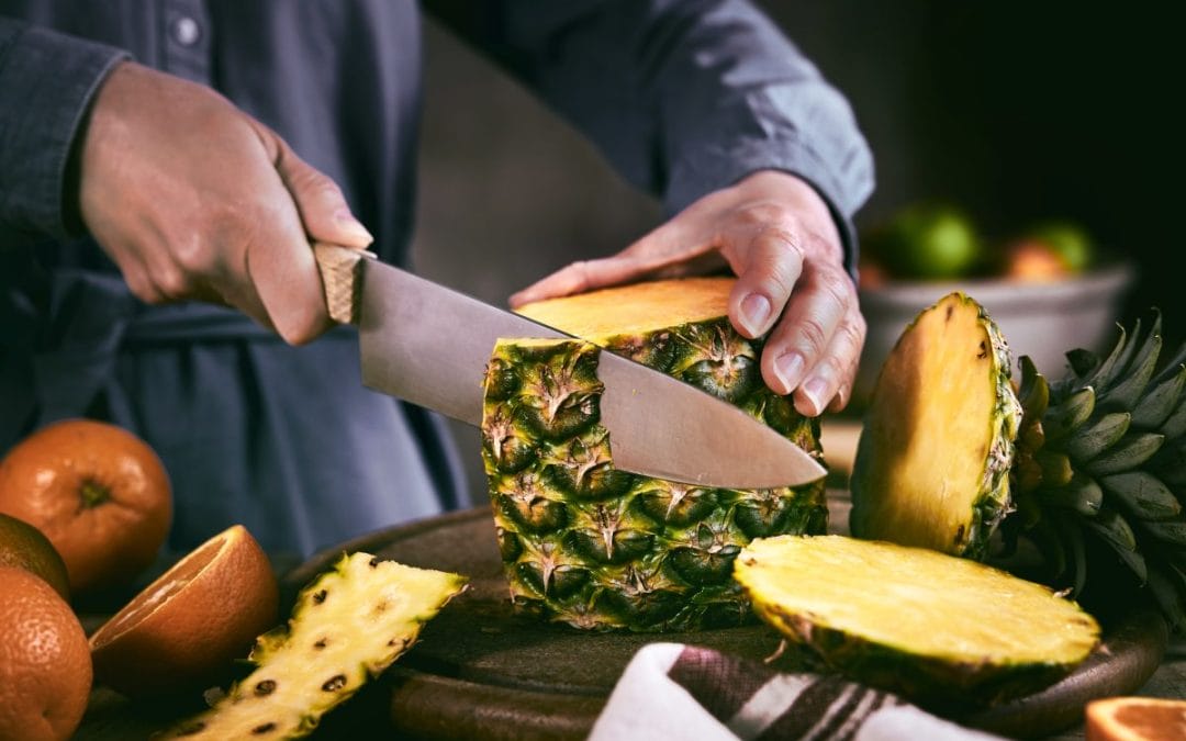 Jak obrać ananasa Sprawdzone sposoby i propozycje dań z ananasem