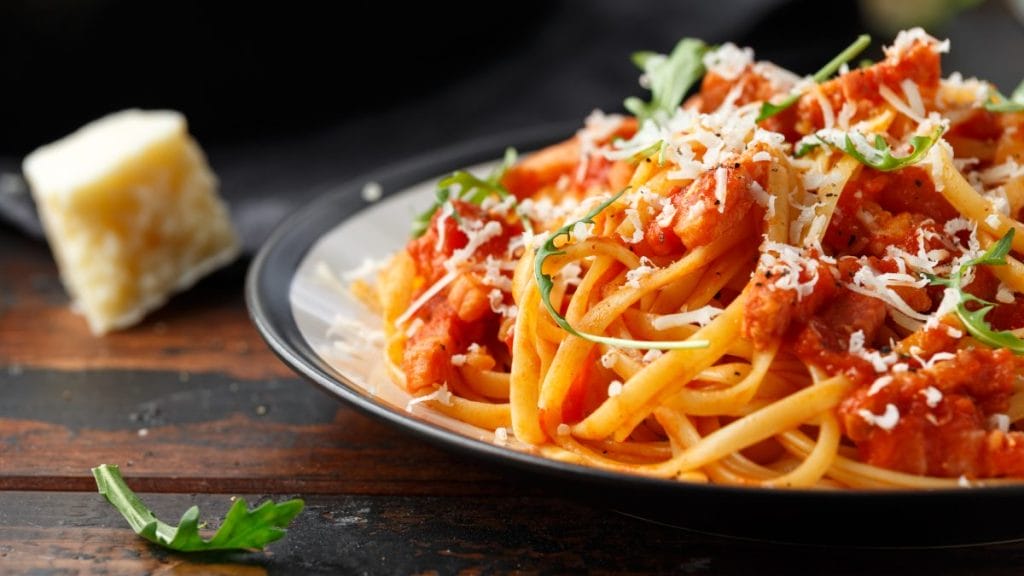 Jakie przyprawy warto dodać do spaghetti