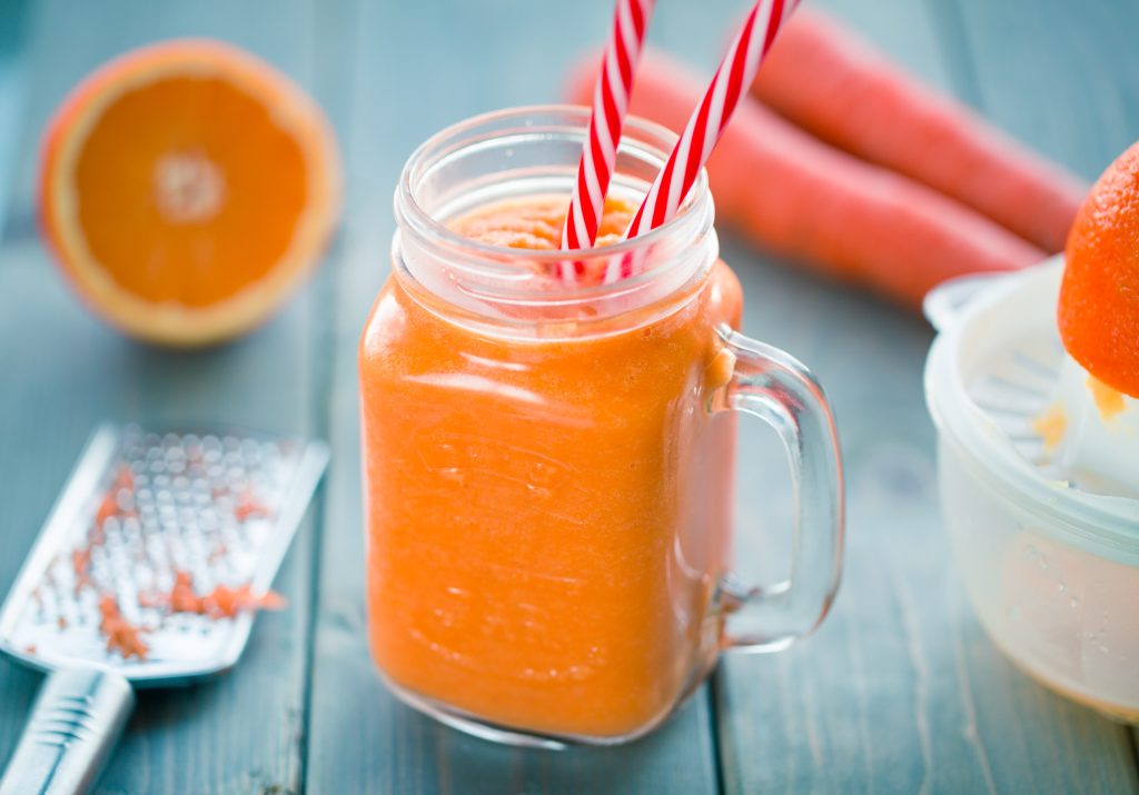 1. Smoothie marchewkowo-pomarańczowe
