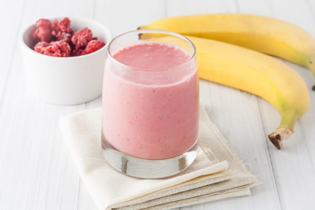 2. Smoothie z malinami i szpinakiem
