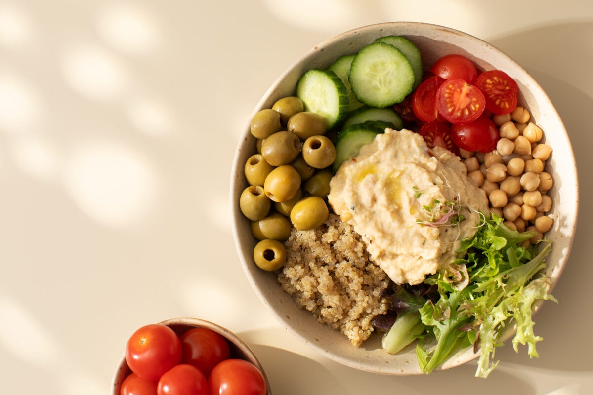 Powerfood do pracy: hummus, ciecierzyca i quinoa w 10-minutowych lunchach